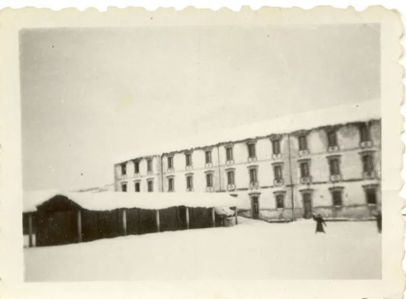 Colegio del Sagrado Corazón de Jesús, con nieve, años 1953. (Parte posterior)